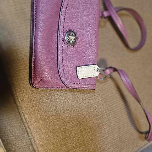 Coach Dylan Purple Mini Wallet with Turnlock Closure. - Picture 5 of 8